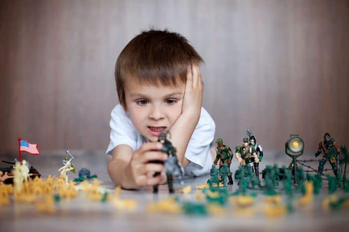 Juguetes bélicos para los niños