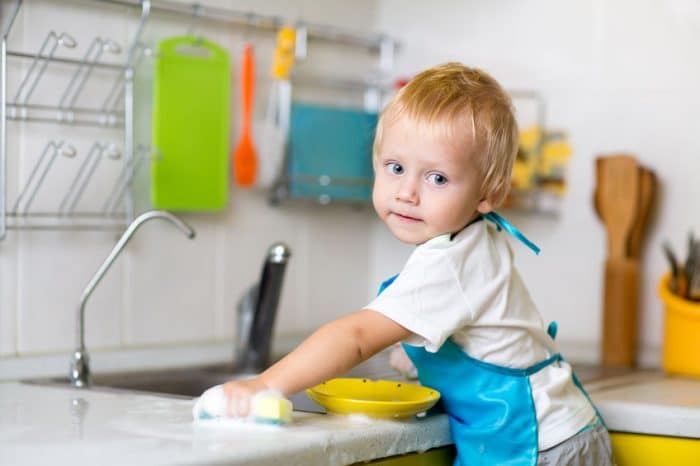 Tareas domésticas para niños por edades 