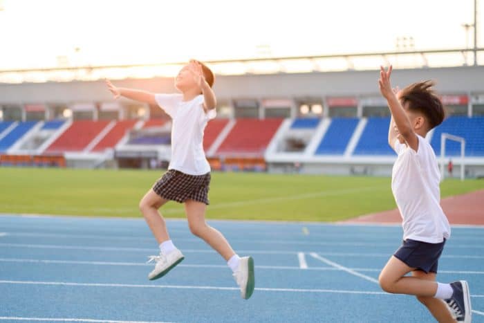 Beneficios practicar deporte niños