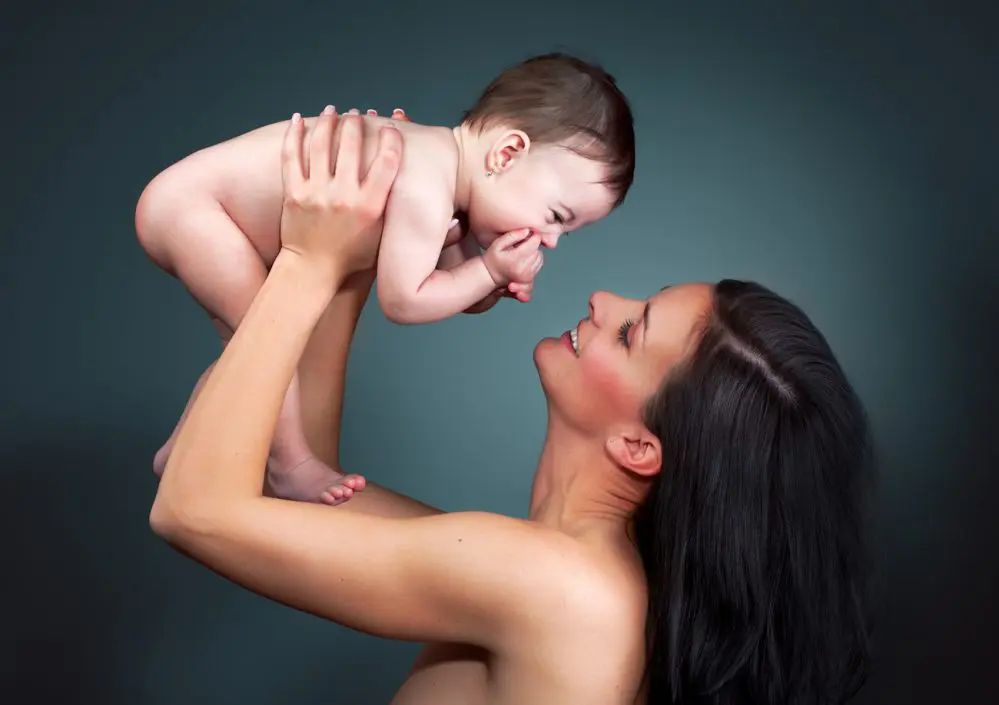 La edad ideal para convertirse en madre, según la ciencia