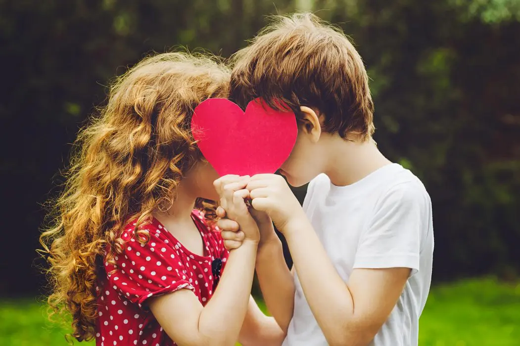 ¿Es posible que un niño pequeño se enamore?