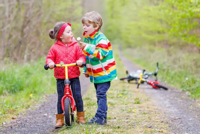 Niños enamoran