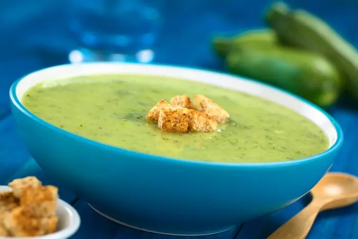 Receta rápida y fácil de Crema de calabacín y quesitos