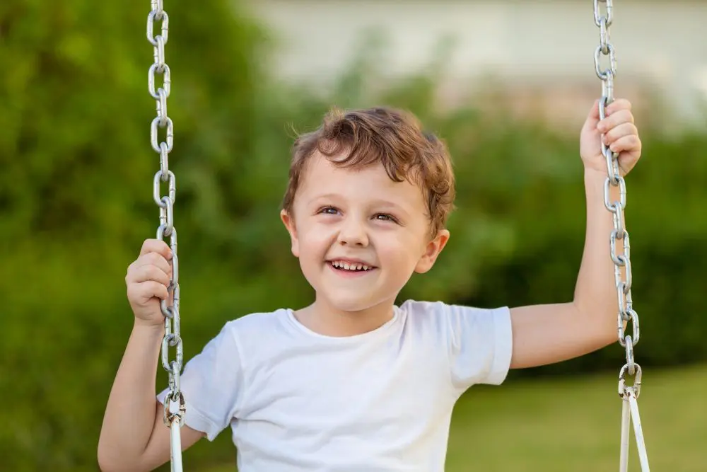 Para criar a un hijo emocionalmente estable no hace falta tener pareja: solo ser feliz