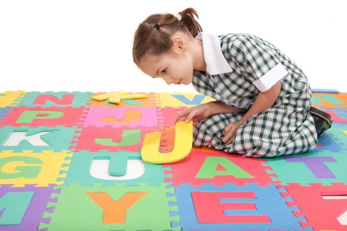 ¿Cómo Y Cuando Aprenden Los Niños El Abecedario? - Ser Padres