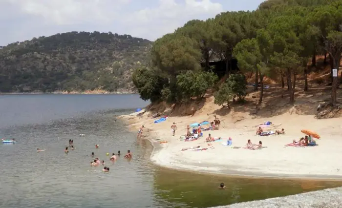 Piscina natural Pantano de San Juan, en San Martín de Valdeiglesias, Madrid