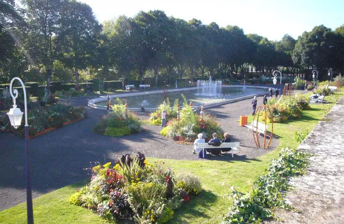 Viajar El Jardín botánico de la Abadía de Limoges, Francia