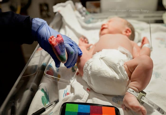 Un Recuerdo Unico Las Huellas Del Bebe Arcoiris Etapa Infantil