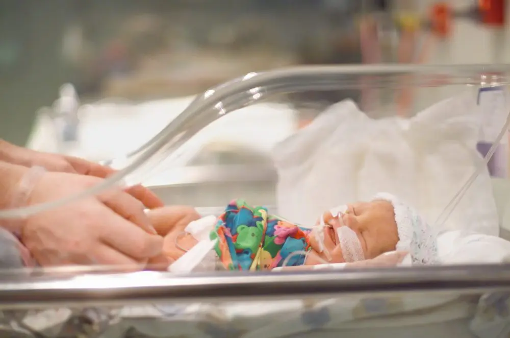 Si un bebé nace microprematuro, también puede sobrevivir