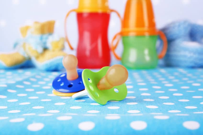razones por las que debes quitarle el chupete y el biberón a tu año - Etapa Infantil