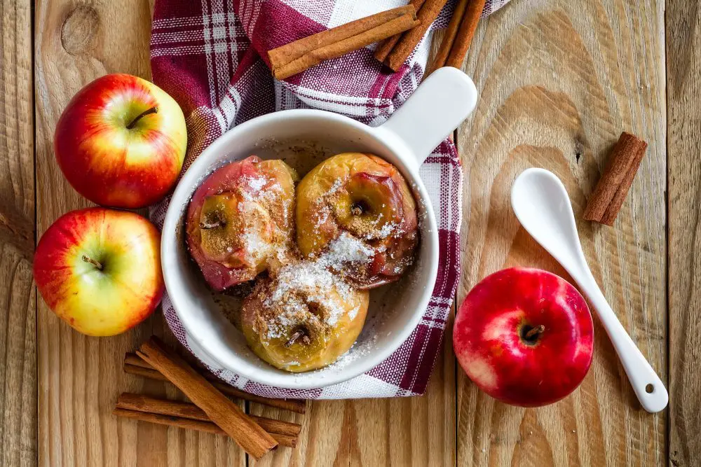 Manzanas asadas al horno: Una deliciosa receta tradicional