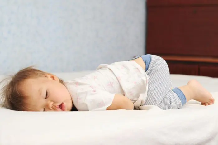 Camas infantiles para que los niños pequeños duerman bien y sueñen como  angelitos