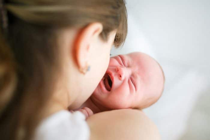 Importancia abrazar bebés desde nacimiento