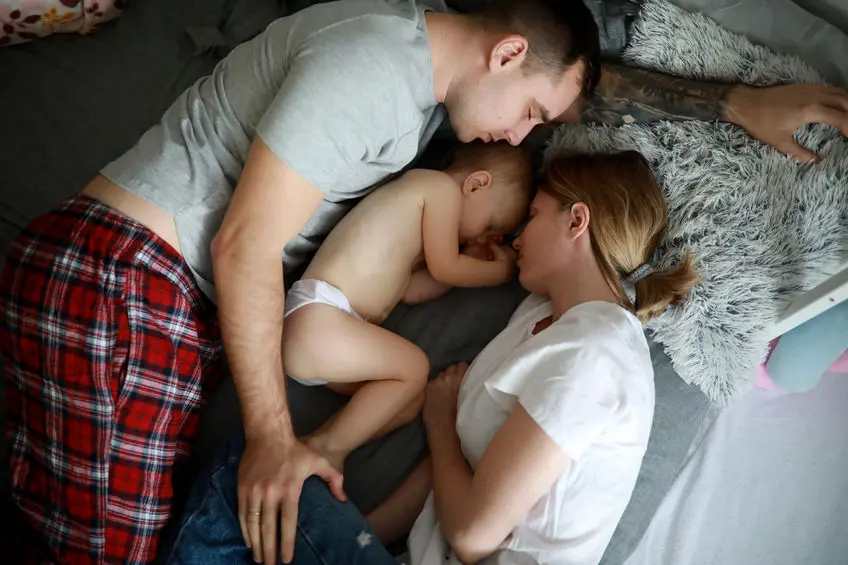 Beneficios de dormir con los padres hasta los 3 años