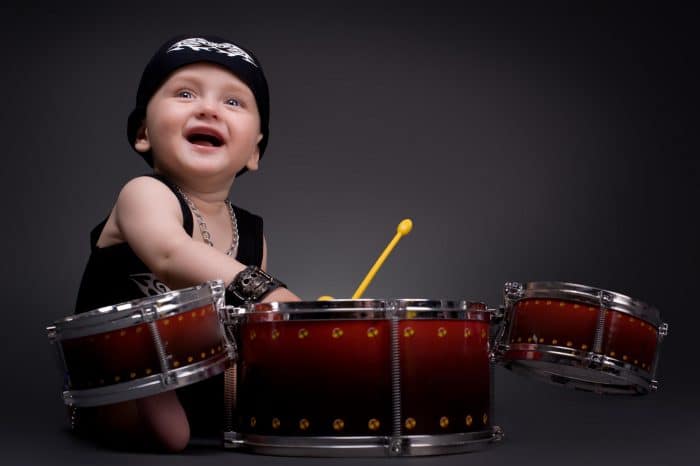 beneficios tocar batería niños