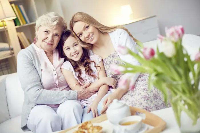 madre piensa por sus hijos