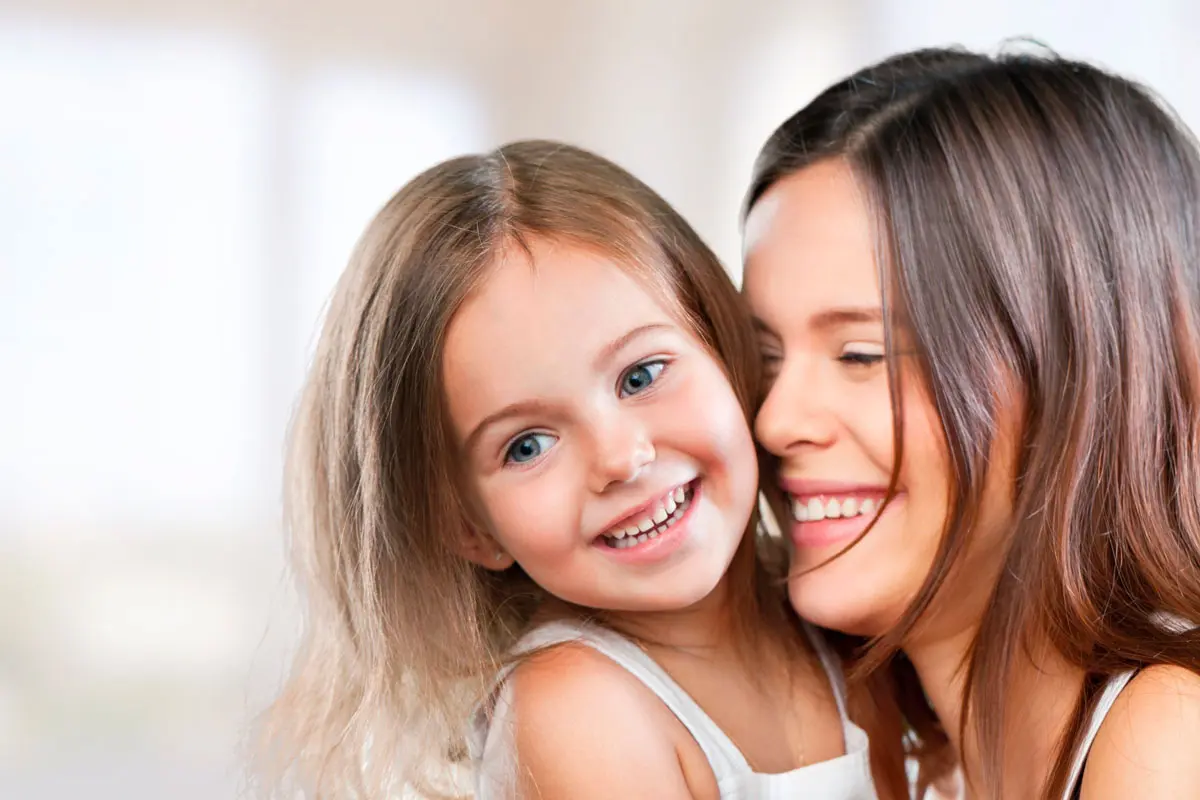 Los 15 secretos para que tus hijos crezcan felices