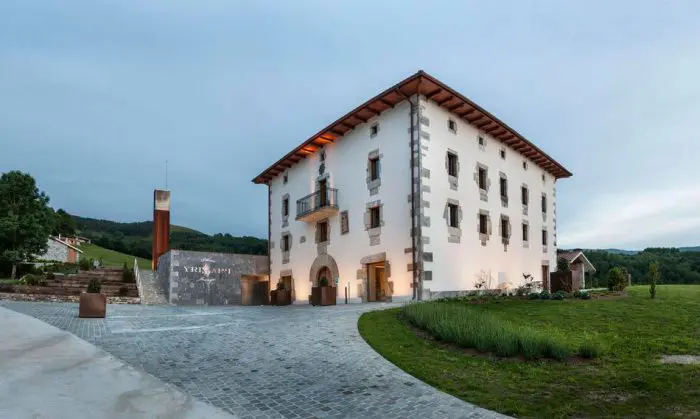 Hotel Palacio de Yrisarri, en Igantzi, Navarra