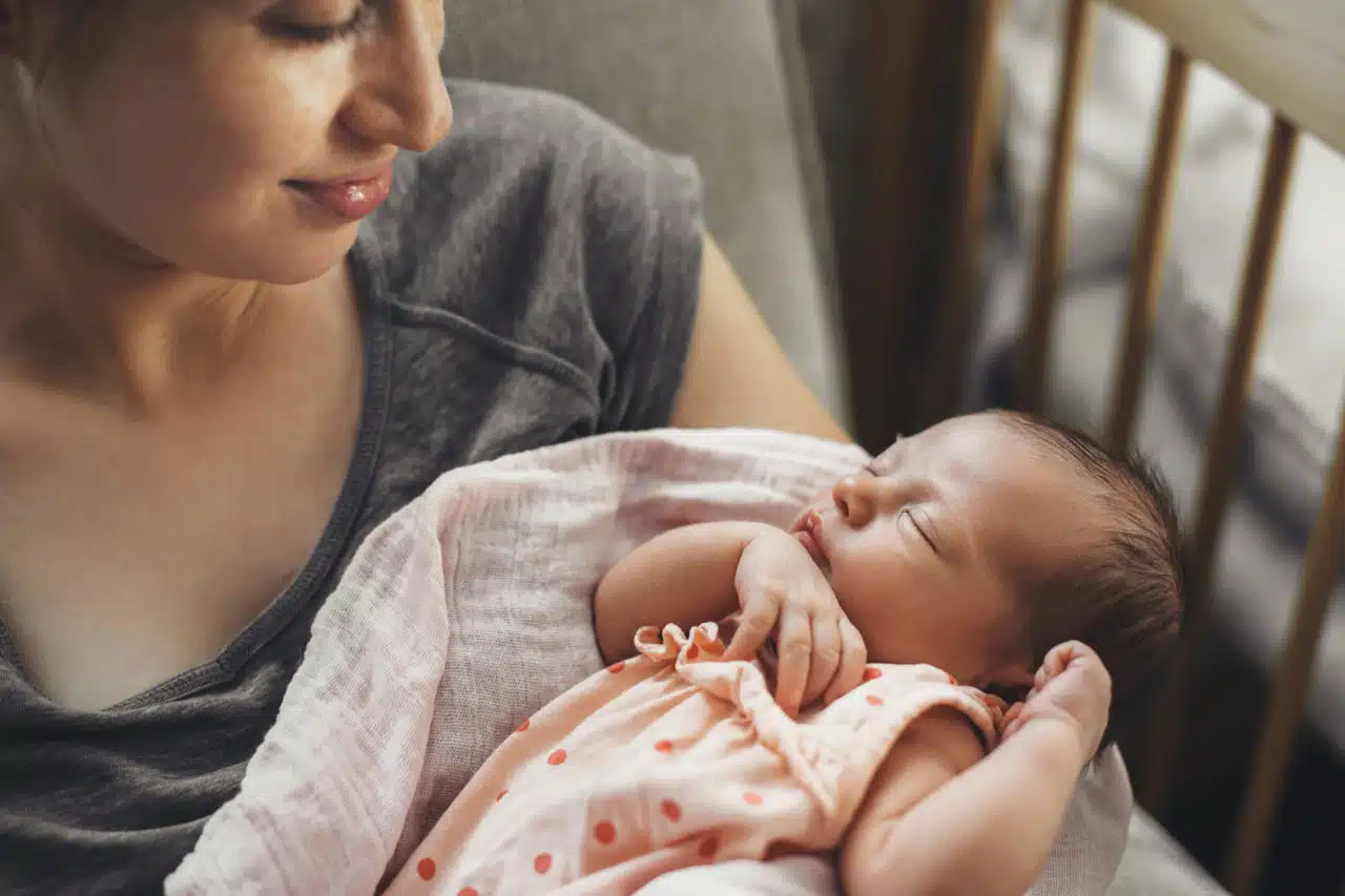 Nanas para dormir a tu bebé: 12 canciones de cuna