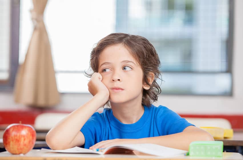 ¿Cómo saber si el niño tiene un déficit de atención? 3 consejos para ayudarle