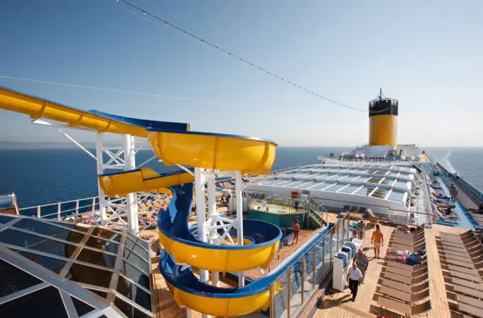 Costa Cruceros piscina exterior para niños