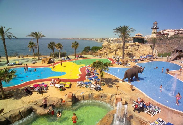 Hotel Holiday World Resort, en Benalmádena