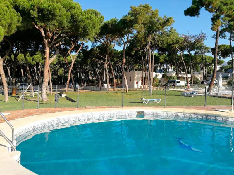 Camping La Buganvilla, en Marbella, Málaga, Andalucía