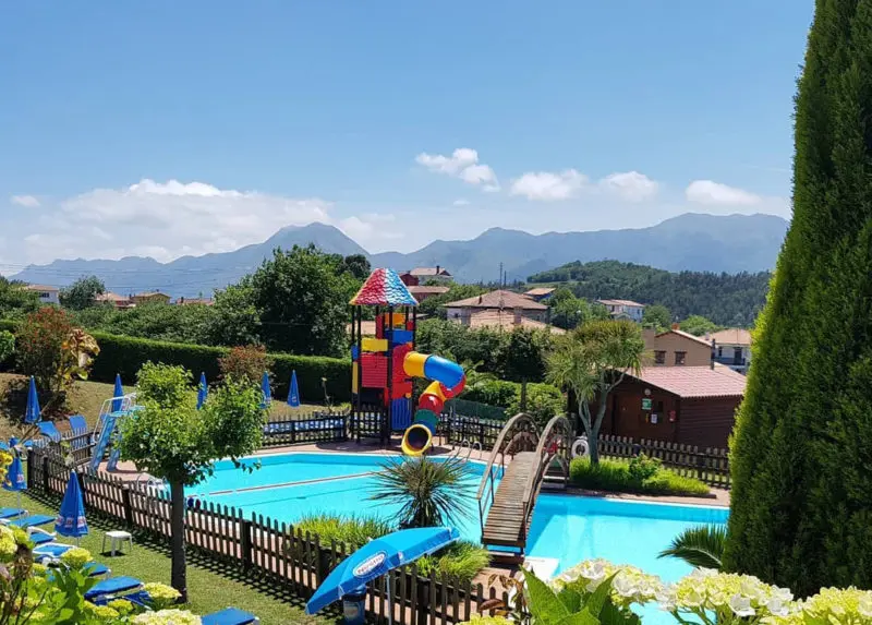 Camping Ribadesella, en Sebreño, Asturias