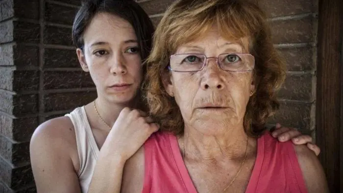  madre quema violador hija