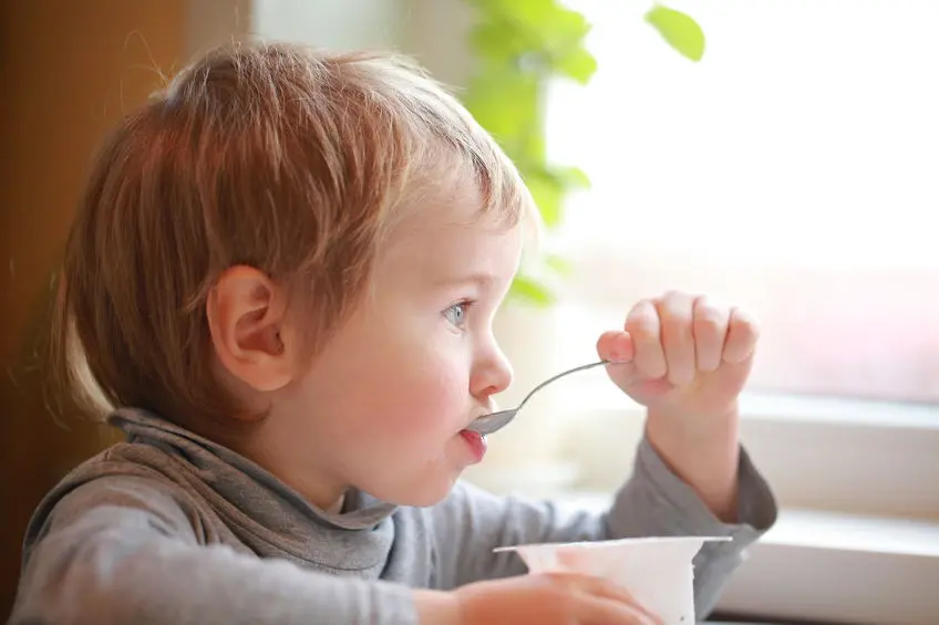 5 razones validadas por la ciencia para incluir el yogur en la dieta de toda la familia