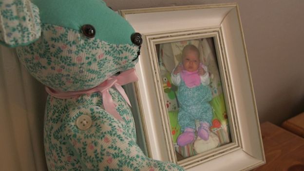 fern bebe asfixiado