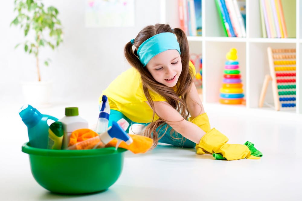 Las hijas hacen más tareas domésticas que los hijos