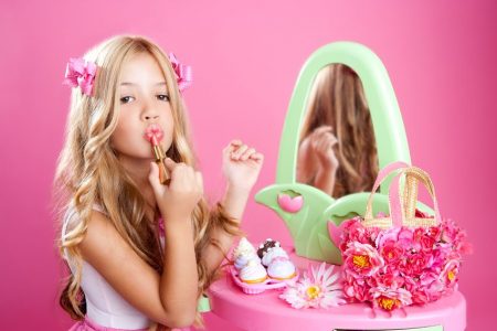 ¡Cuidado con la erotización de las niñas! - Etapa Infantil