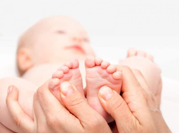Masajes en los pies para bebés
