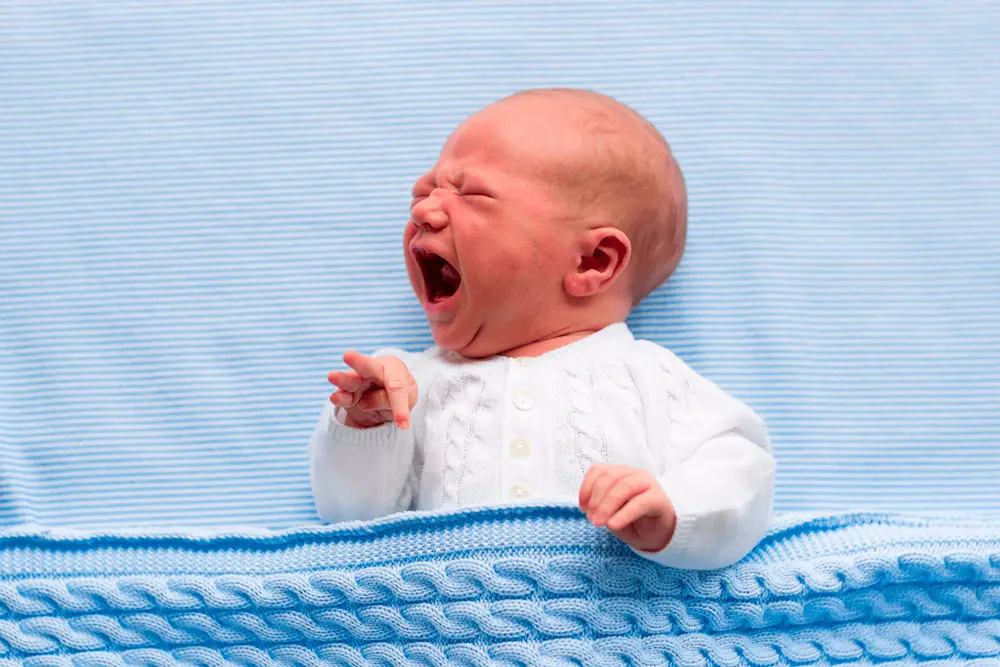 ¿Por qué no debes dejar que tu bebé llore a la hora de dormir?