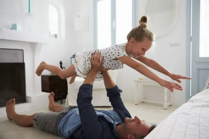 Cosas son esenciales para que se las enseñes a tu hija