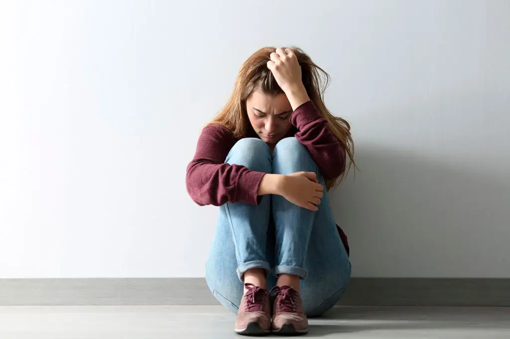 Ayuda a tu hijo adolescente a superar una ruptura sentimental