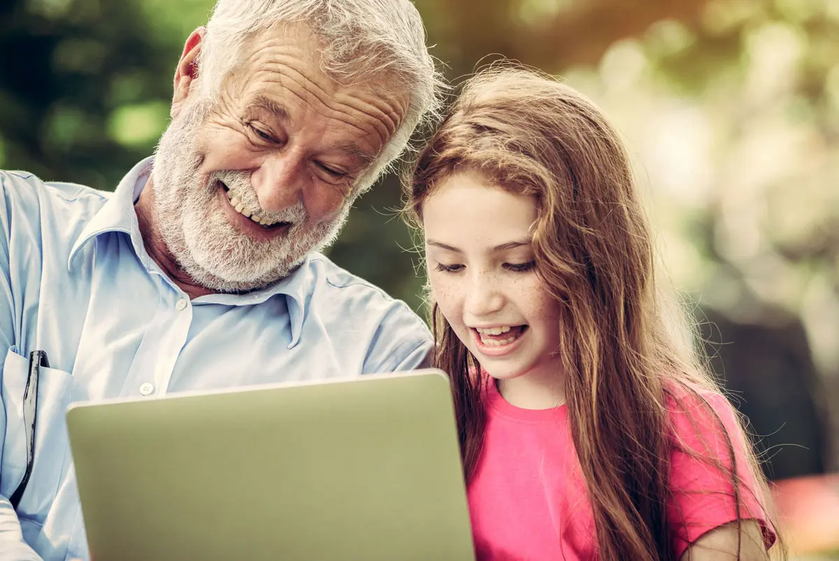 Los abuelos con un nieto favorito rompen el corazón de los demás nietos