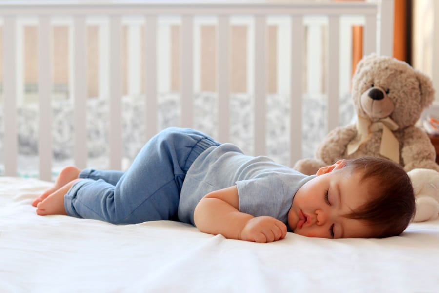 carga Chispa  chispear Quejar La almohada y el bebé: ¿Cuándo empezar a usarla? - Etapa Infantil
