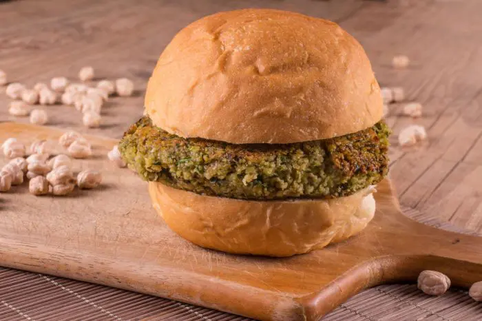 Cena saludable sencilla Hamburguesa de garbanzos