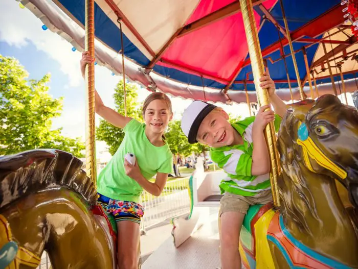 Organizar fiesta de cumpleaños infantil en un parque de atracciones