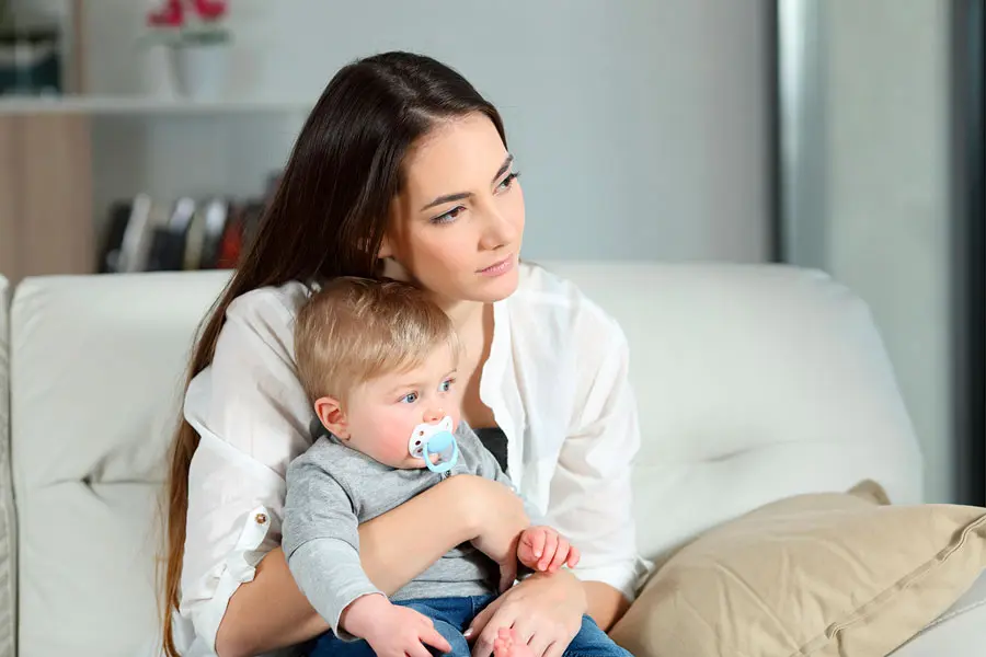 Si eres madre, es posible que recibas críticas de tus familiares