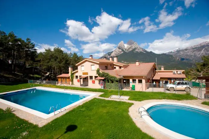 Camping Repòs del Pedraforca, en Saldes, Pirineo Barcelona