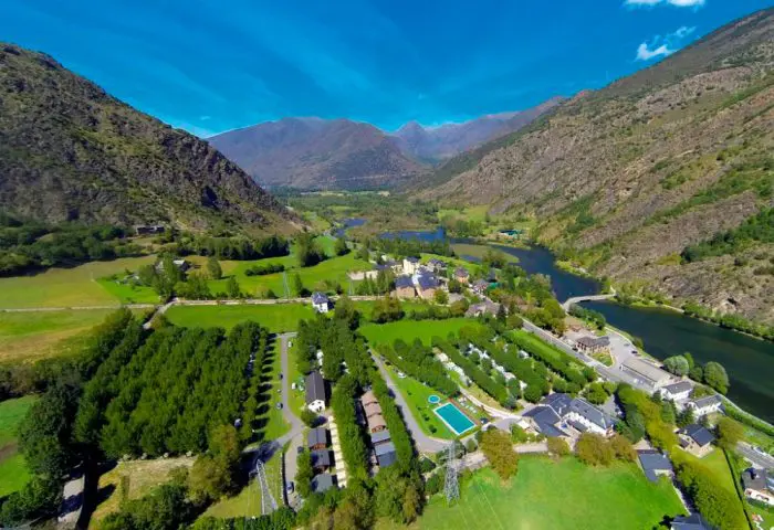 Nou Camping Pirineo, en La Guingueta, Lleida (Pirineos)