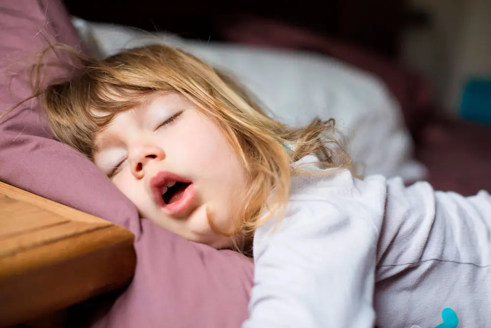 10 alimentos que ayudan a conciliar el sueño infantil