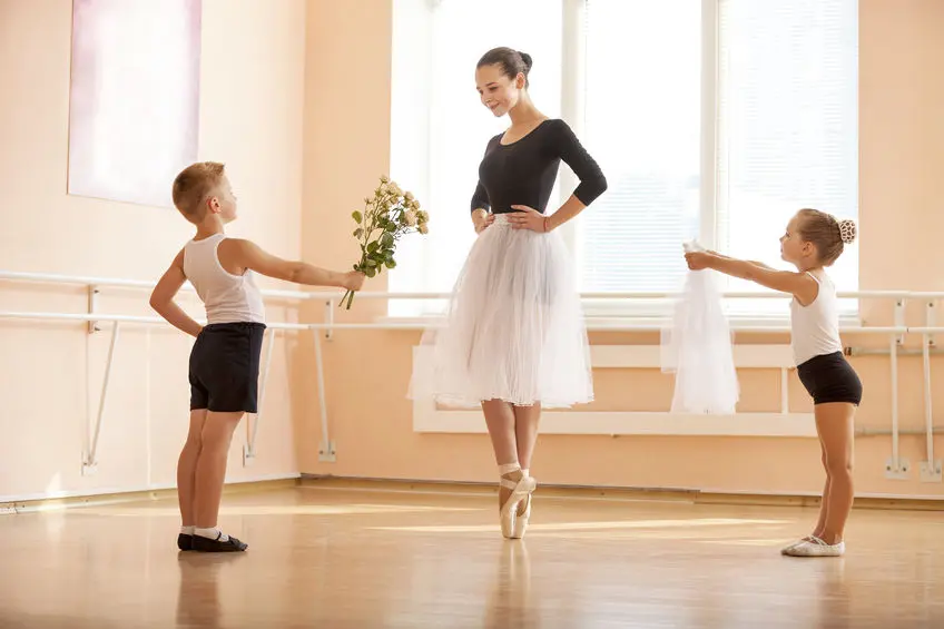 Ballet infantil: ¿Por qué es beneficioso enseñarle danza a los niños?
