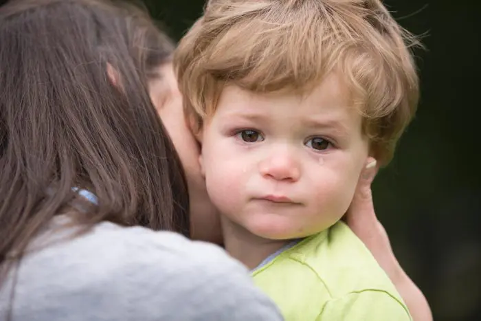 No dejes solo niño triste