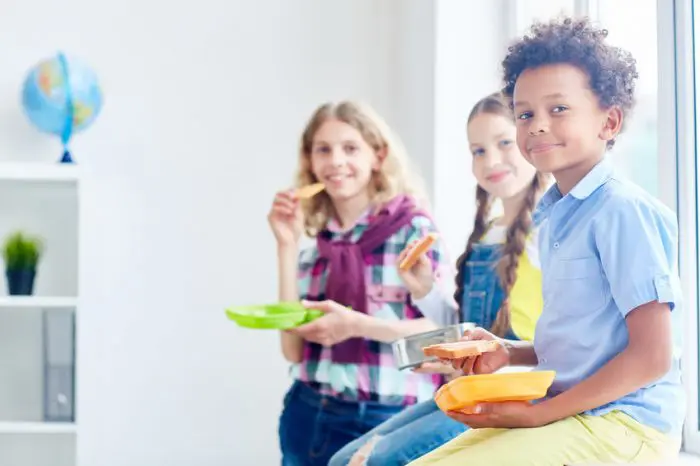 Problemas recreo escolar almuerzo