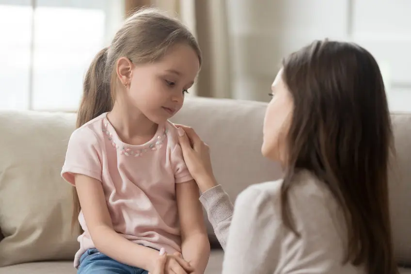 De esta manera alejas a tus hijos de tu corazón…