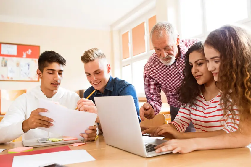 ¿Titulan en la ESO los alumnos con adaptaciones curriculares significativas?